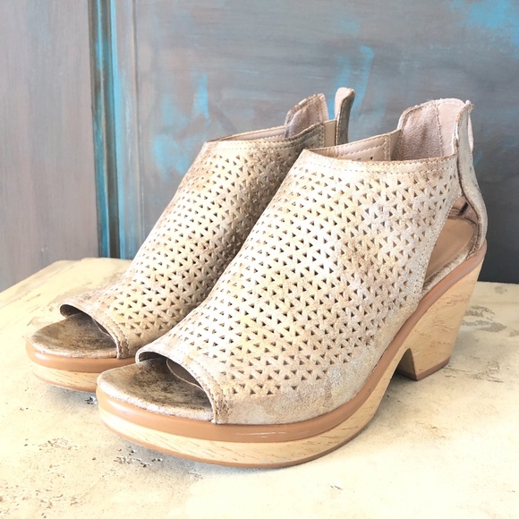 naturalizer fayth bootie